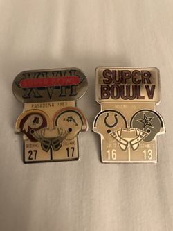 2 Vintage Starline super bowl pins