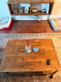 World Marker “Aiden” Coffee Table