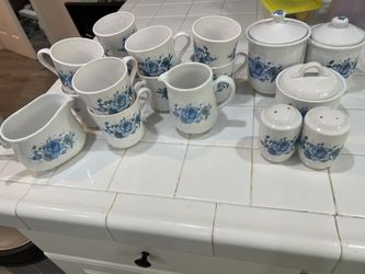 Dinnerware Set