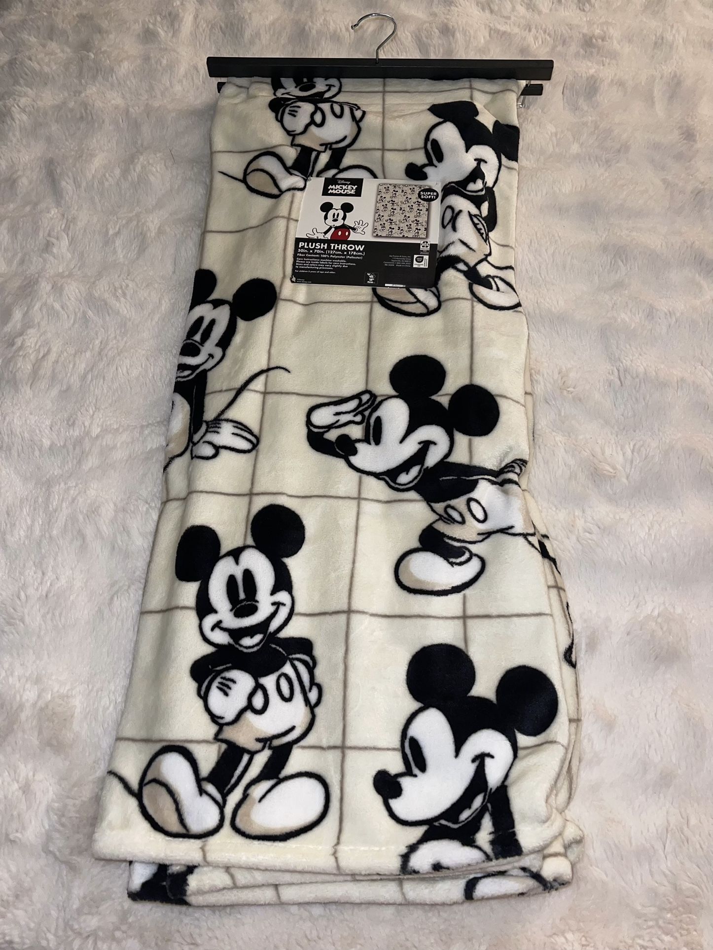 Disney Throw On Plush 50inX70in