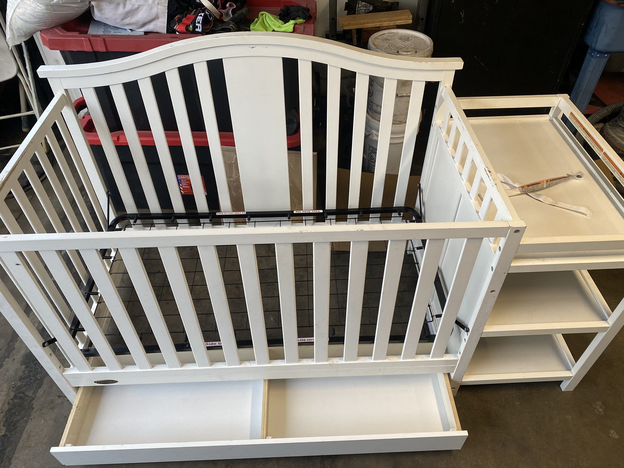 Graco® Solano® 4-in-1 Convertible Crib & Changer with Drawer