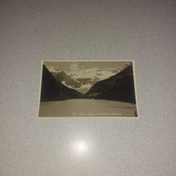 RARE VINTAGE PRE 1940 LAKE LOUISE AND VICTORIA GLASIER UNUSED POSTCARD