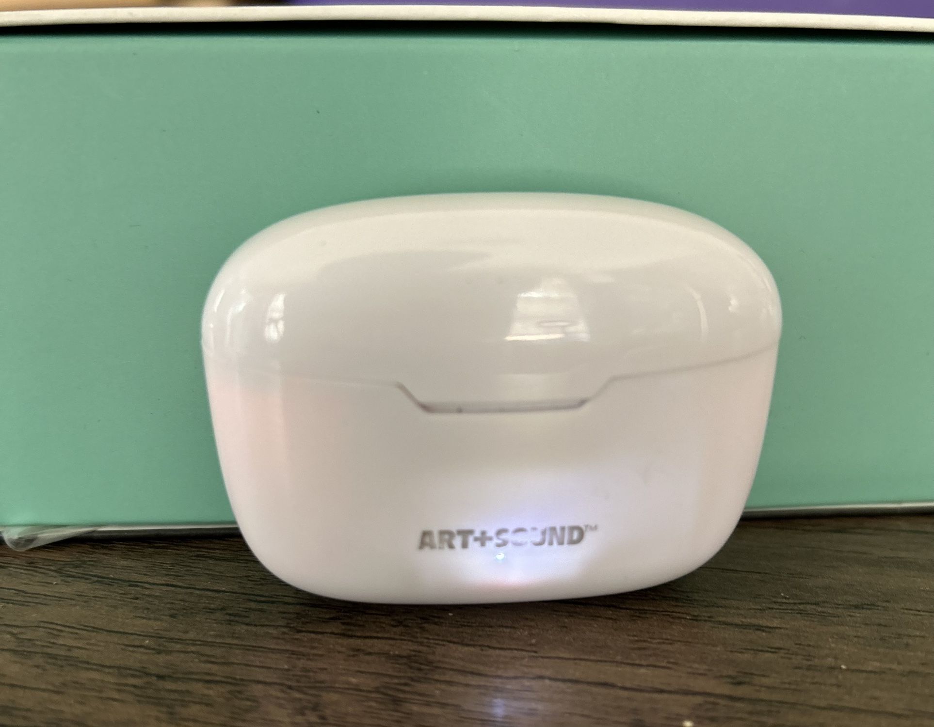 Art+Sound White Wireless Earbuds