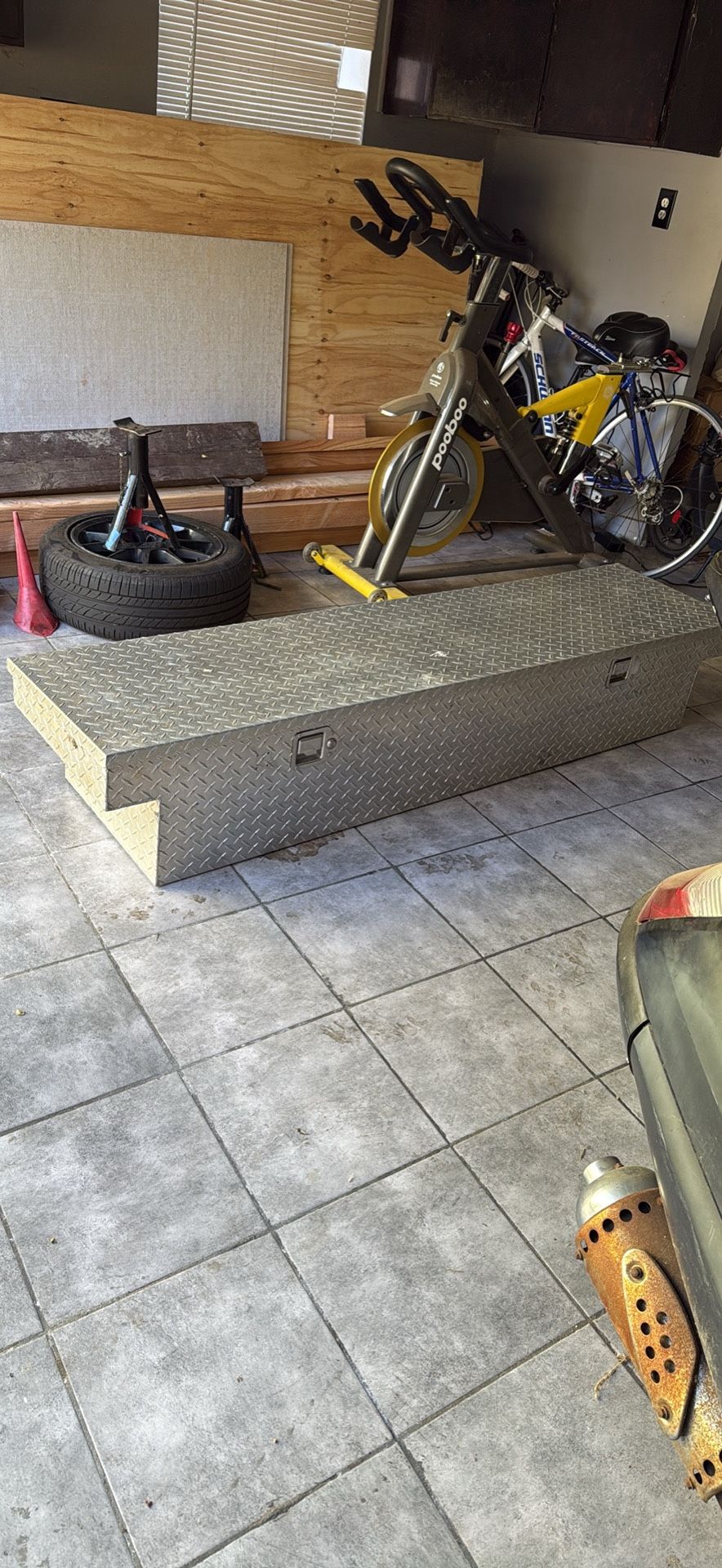 toolbox for truck box length measurement 5/70 box width measurement 17 box height measurement 1f