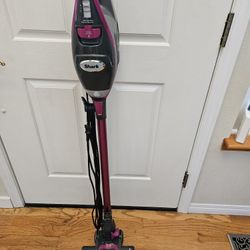 New Cond SHARK ROCKET VACUUM WITH AMAZING POWER SUCTION. , WORKS EXCELLENT. , IN THE BOX 