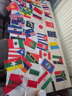 New 50 country 8.5 inch by 5.5 inch string banner flags! Around 50ft long nice decorations for world cup games coming!!