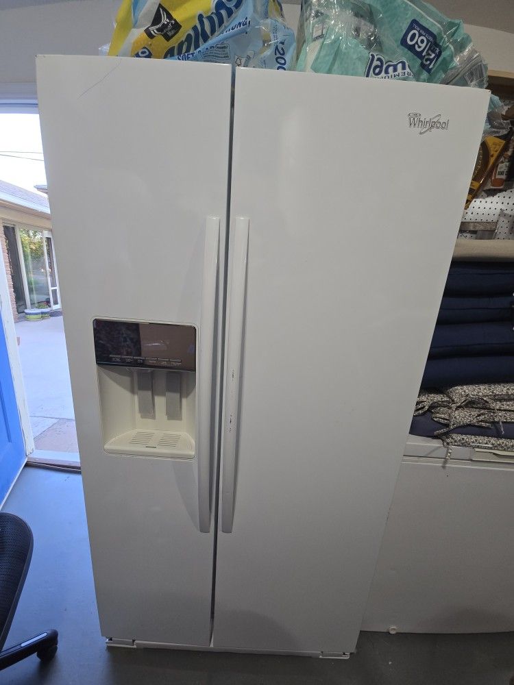 Fully Functional Whirlpool Refridgerator
