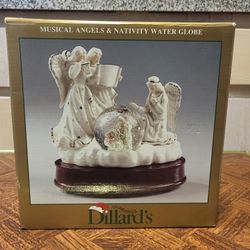 Dillard's Trimming's Musical Angels & Nativity Water Globe 