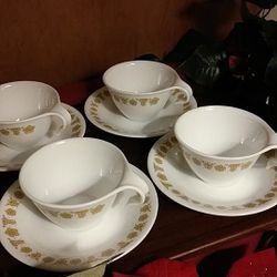 Vintage CORELLE..1970s---4 Cup & 4 Saucer