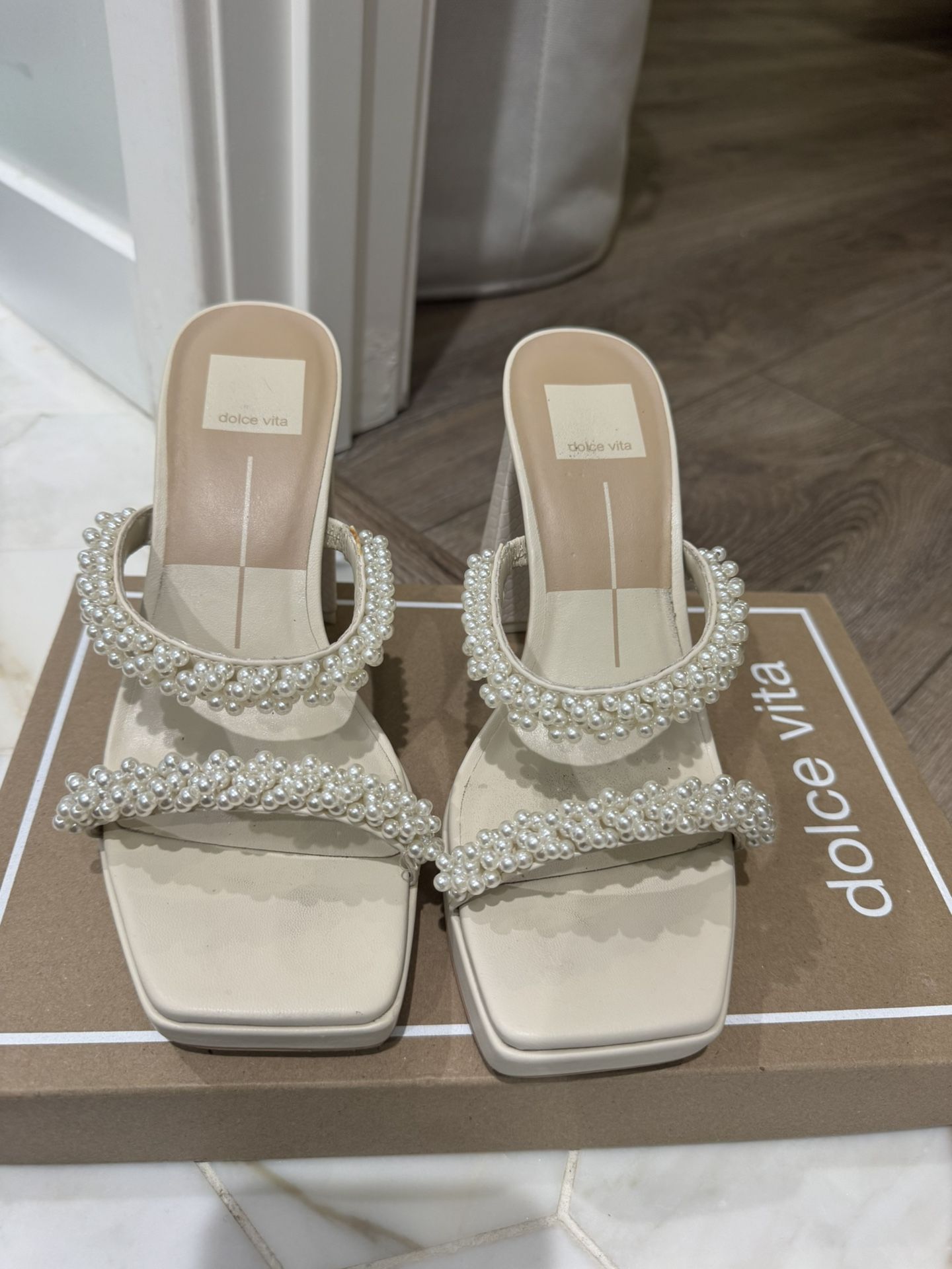 Arielle Dolce Vita Heels