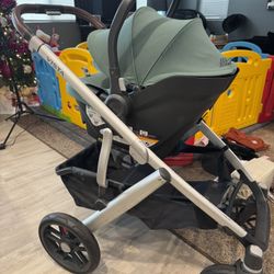 Uppababy Vista Stroller -Car seat W/ Base  