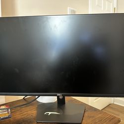 2 Dell Monitors (32 Inch)