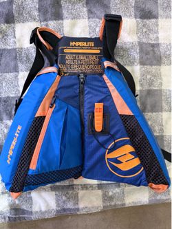 Hyperlite  XS/S Life Vest with whistle.