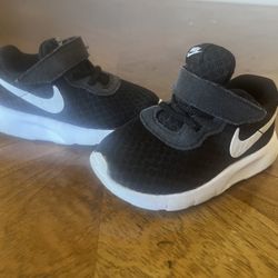 Toddler Nike Size 5 C