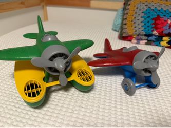 Green toys airplanes