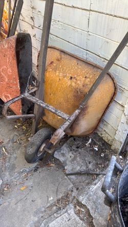 Wheel barrel
