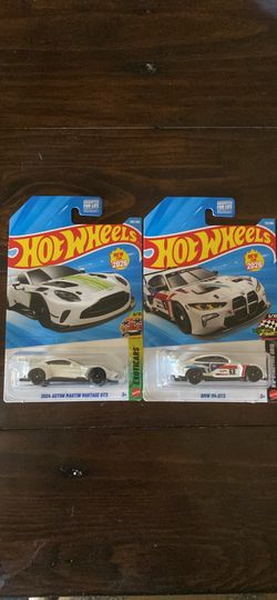 Austin Martin L case hot wheels BMW and Austin Martin L case hot wheels