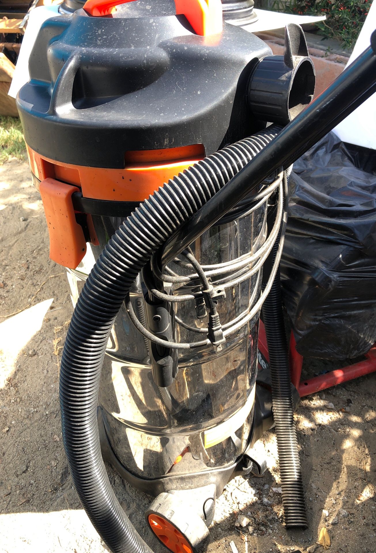 Kubota wet dry vacuum. 12gl for Sale in Anaheim, CA OfferUp