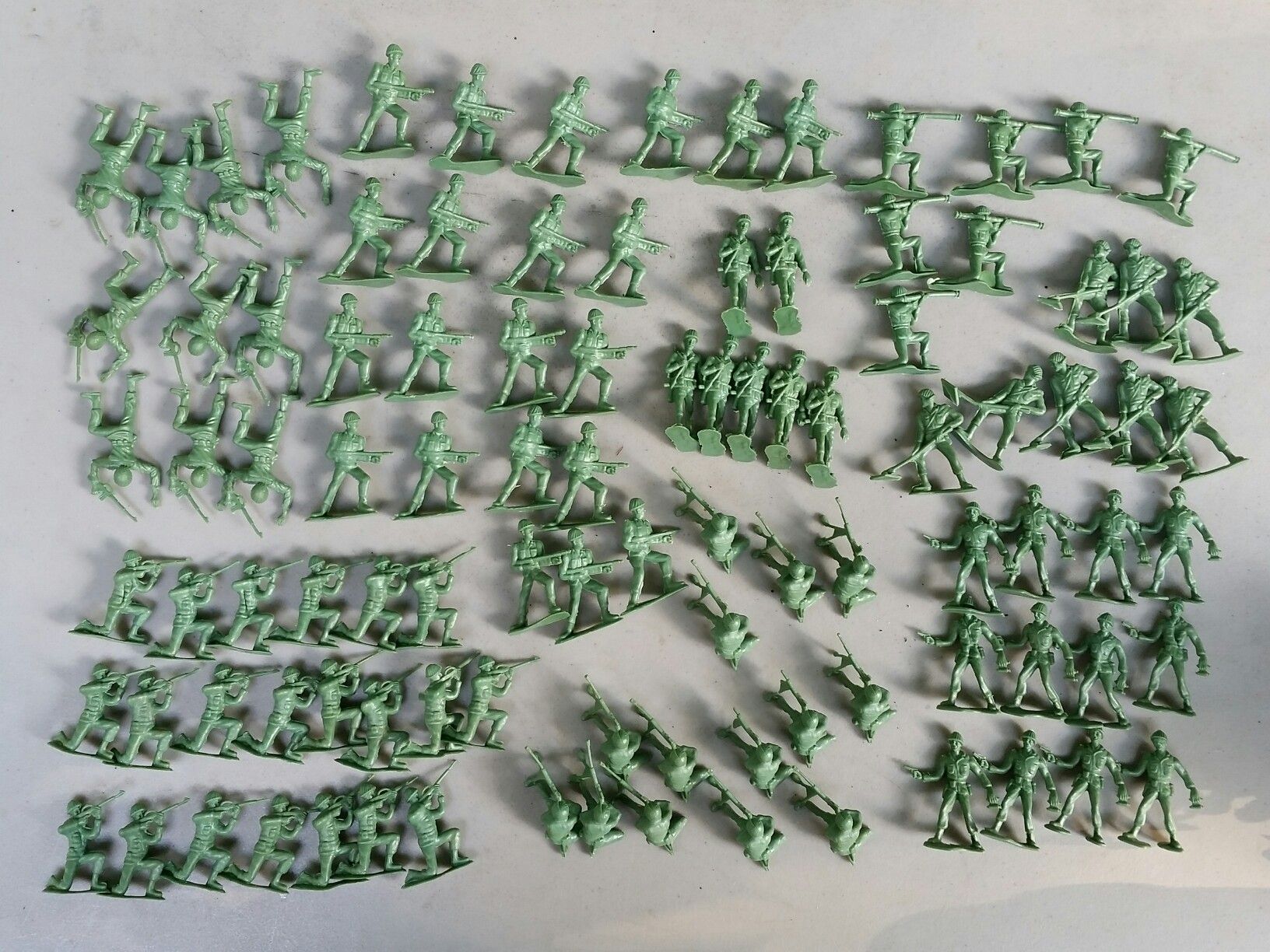 100 pieces Marx plastic army men