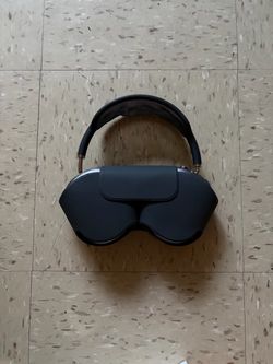 AirPod Max + carrying case