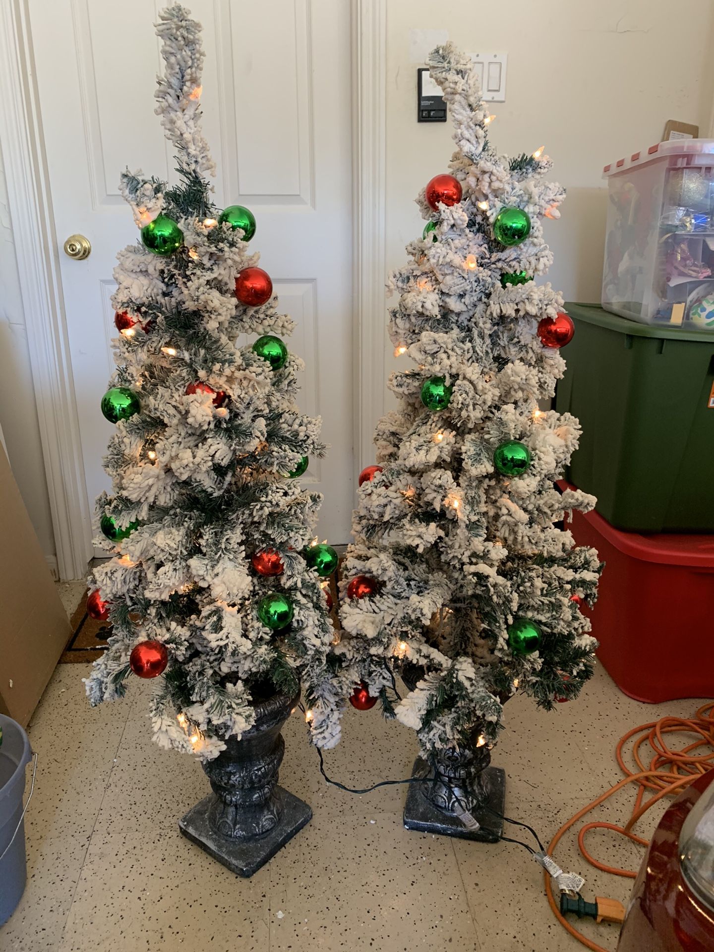 READ INFO : 2 Christmas Topiaries Decor with lights