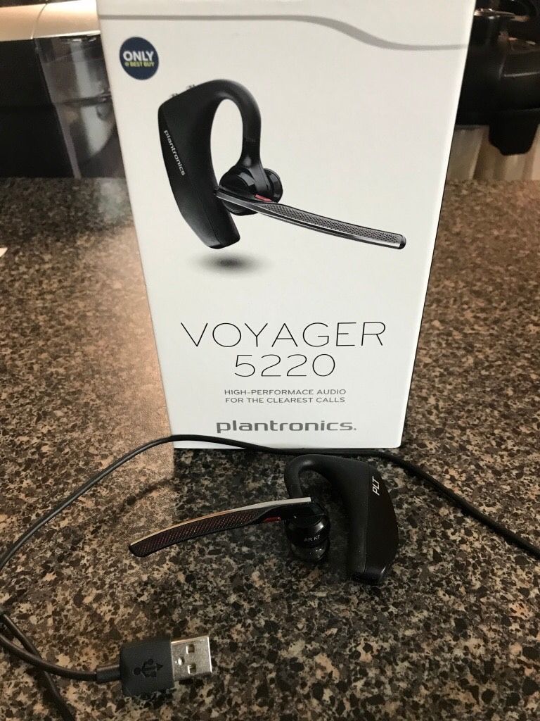 Black Plantronics Voyager 5220 Bluetooth headset