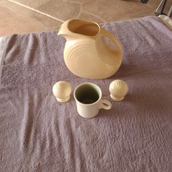 4 Vintage Ivory  Fiesta  Items 