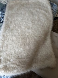 Faux Fur Decorative Blanket