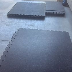 Commercial Rubber Gym Flooring – 3/8” Thick – Approx. 300 Sq Ft