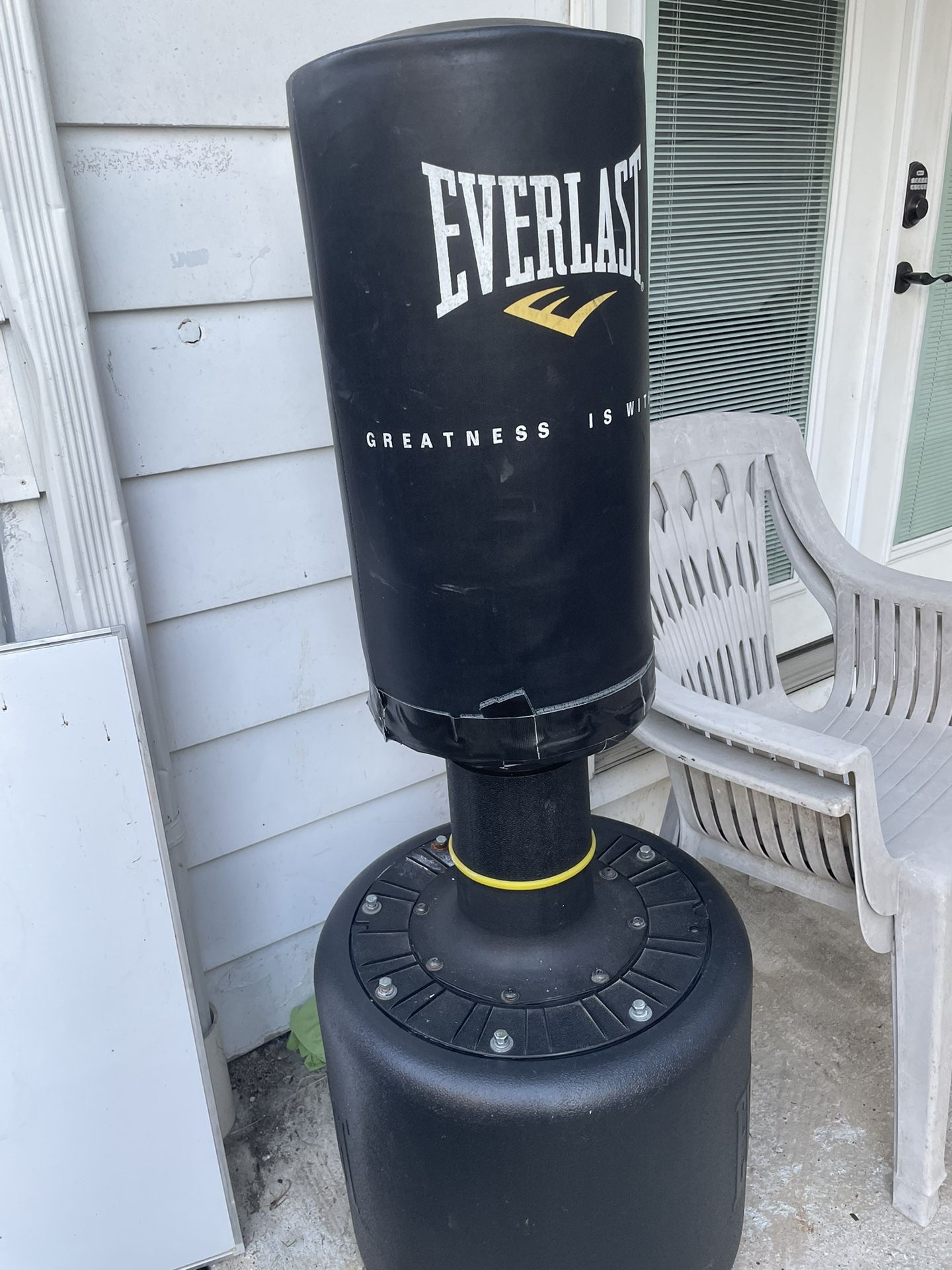 Everlast Powercore Free Standing Indoor Rounded Heavy Duty Fitness Training Bag