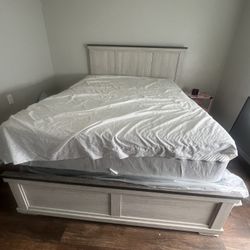 bed frame and boxspring no mattress 
