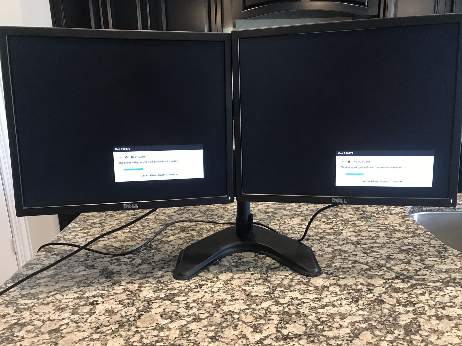 2 Dell P19175 used 19” HDMI monitors with dual Bracket
