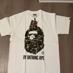 BAPE TSHIRT SZ MEDUIM