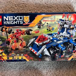 LEGO Nexo Knights - Axl's Tower Carrier - 70322 - New sealed in box - retired