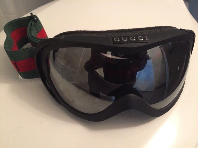 Gucci ski goggles