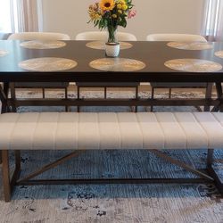 Gorgeous Dining Table - Perfect Condition!