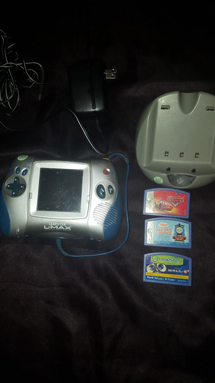 Leapster L-max + Charger + Charging Station + Games