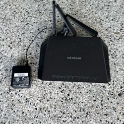 NETGEAR R6700 Nighthawk AC1750 Dual Band Smart WiFi Router, Gigabit Ethernet (R6700) 