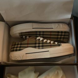 Burberry Shoes 