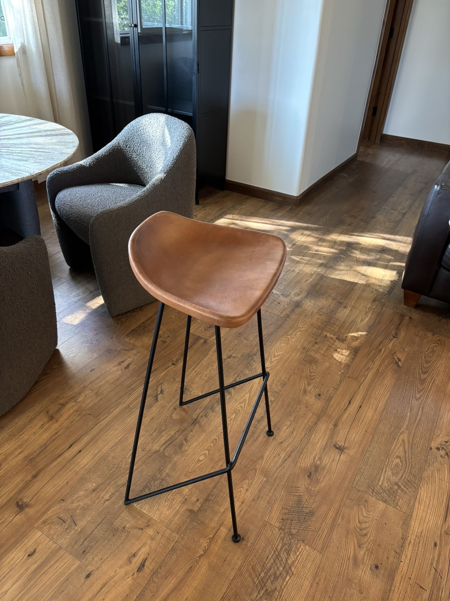 Brand New leather/metal Bar Stools