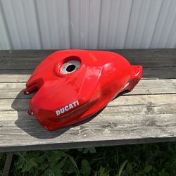 Ducati 1199 / 1299 Panigale Gas Tank – OEM Fuel Tank – Excellent Condition – No Dents #(contact info removed)3AA