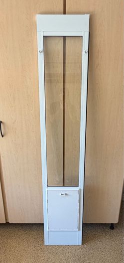 Dog/ pet door