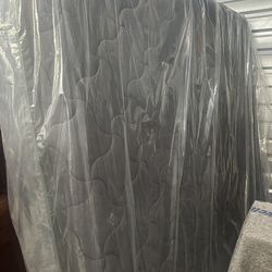 KING Serta Mattress