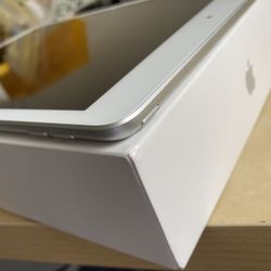 MINT iPad 8th Gen 128GB