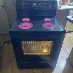 Reduced-Excellent Black Whirlpool Glass Top Stove With Simmer Select And Self-cleaning Oven Works Perfect