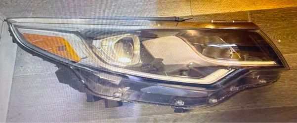 2020 Kia Optima Right headlight