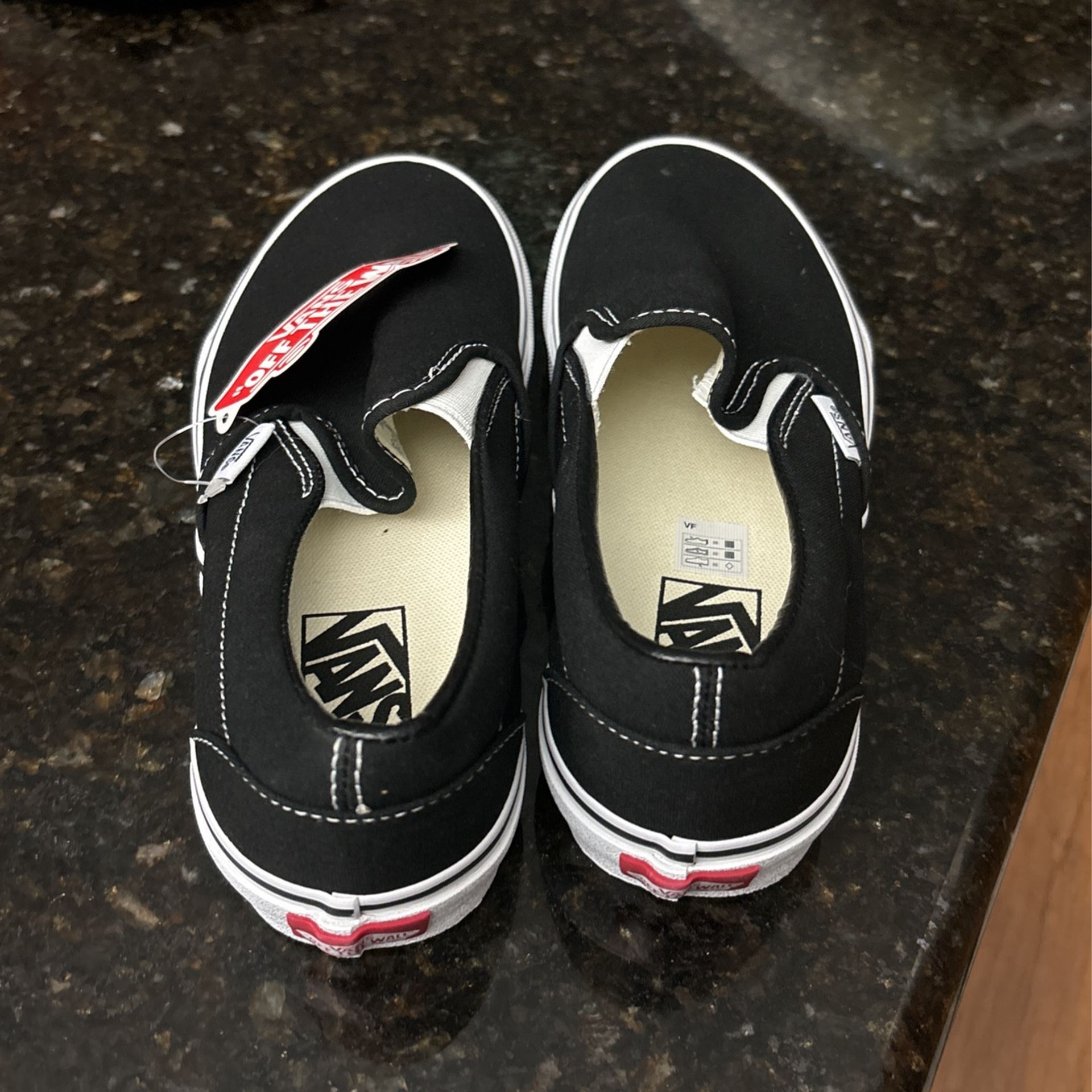 Vans Women’s Shoes Size 7 1/2 Brand New In The Box 