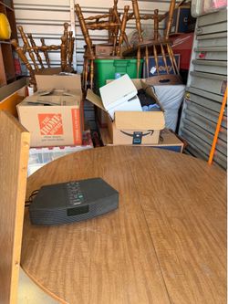 Kitchen table and 6 chairs