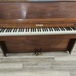 Baldwin Piano- Must Pick Up