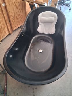 Bath tub